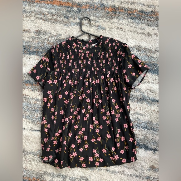 NWOT Floral print Mod Boutique short sleeve blouse - Picture 1 of 5